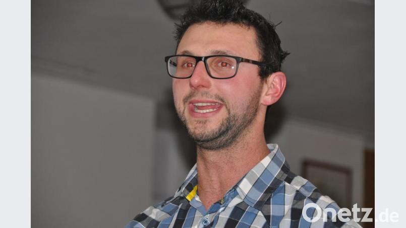 Vorsitzender Tobias Vogel beleuchtet das Aktionsprogramm 2018 der Jungbauern. Bild: ak