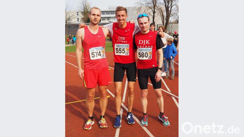 Das Siegertrio mit Swen Arnold (Mitte), Daniel Michl als Zweiter (links) und Berno Hildebrand als Dritter Bild: Bühner