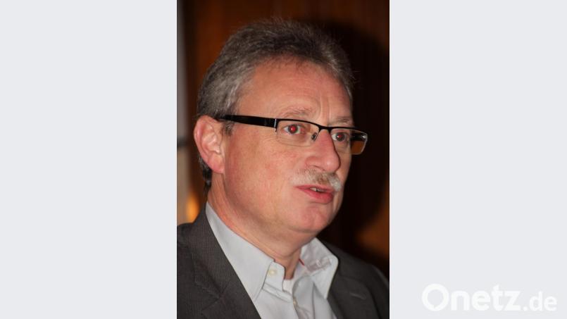 Vorstandssprecher Bernd Aßmann sagte: „Der Bau der neuen LED-Flutlichtanlage ist alternativlos.“ Bild: kro