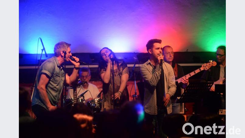 Viele Gäste waren auch in diesem Jahr wieder zur mittlerweilen dritten Auflage des Rockbierfestes der Band Intermezzo in den Amberger Club LaVida gekommen. Bestens unterhalten durch einen vierstündigen Auftritt voller Rock und Funk. Bild: brü