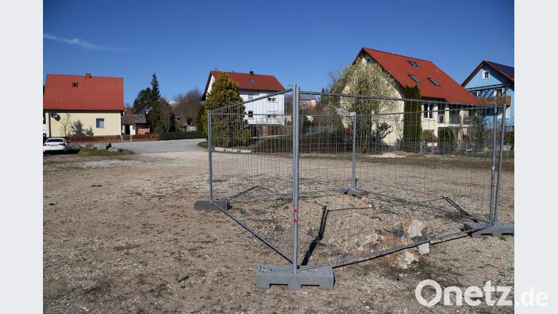 Auf diesem freien Grundstück am Irlacher Weg soll die neue Kindertagesstätte entstehen. Mit 750000 Euro ist der Bau die größte Einzelinvestition der Gemeinde Wackersdorf in diesem Jahr. Bild: Hösamer