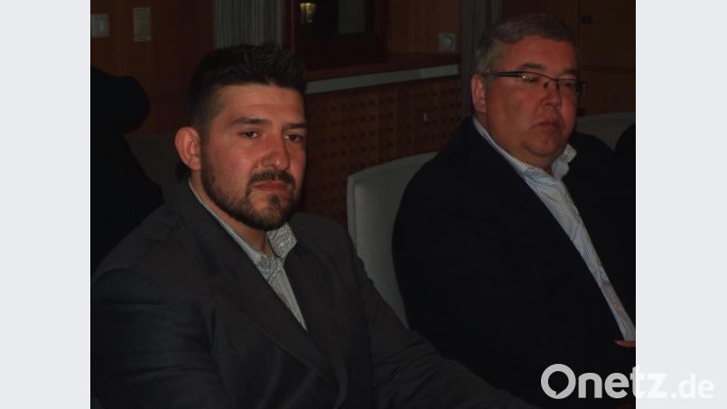 Der neue Schnaittenbacher Inklusionsbeauftragte Michael Stangl (links) mit Bürgermeister Josef Reindl. Bild: Voigt, Ingrid