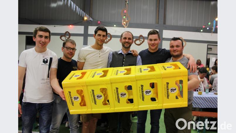 Das Lächeln der Sieger steht (von links) Johannes Franz, Peter Kölbel, Alessio, Roland Herrman, Christoph Sperber und Dominik Hermann ins Gesicht geschrieben. Bild: sis