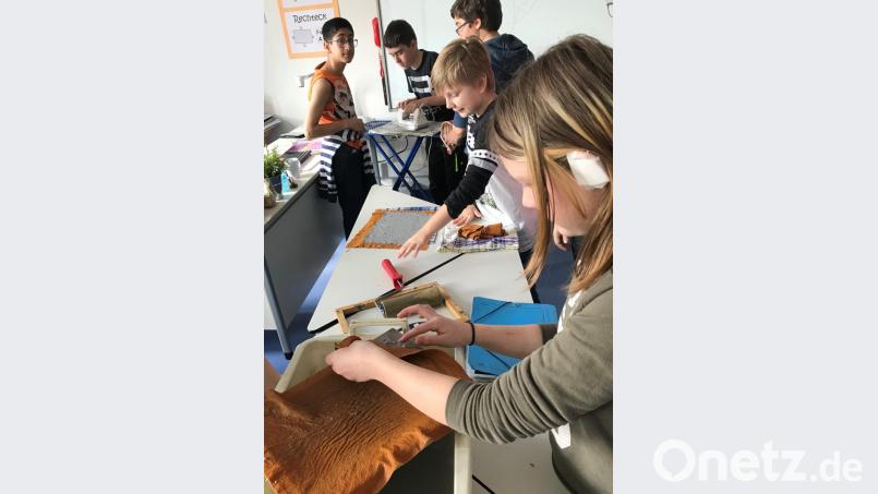 Beim Workshop &quot;Umweltbildung&quot; erfahren die Sechstklässler der Mittelschule viel Interessantes über Recycling und Mülltrennung. Bild: rgr