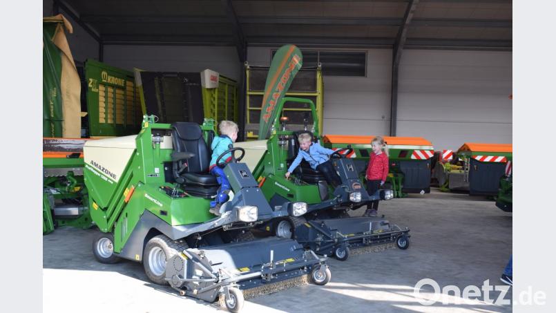 Auch die Kinder hatten einen riesigen Spaß. Hinter dem Lenkrad waren sie die 'Größten. Bild: bnr