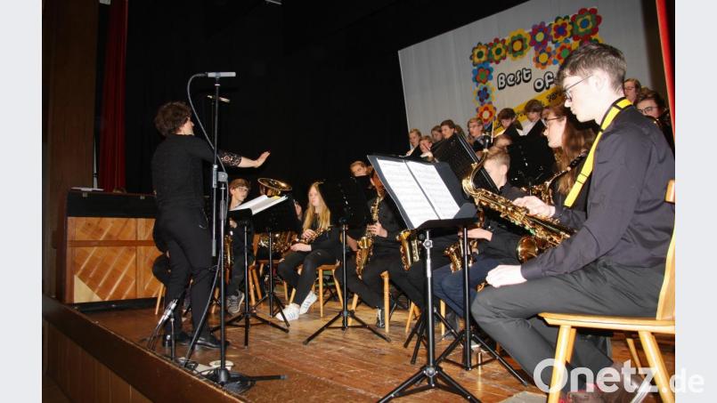 Eigens zum Konzert waren Susanne Holm und ihr Orchester von Marktoberdorf in die Oberpfalz gereist. Bild: wro