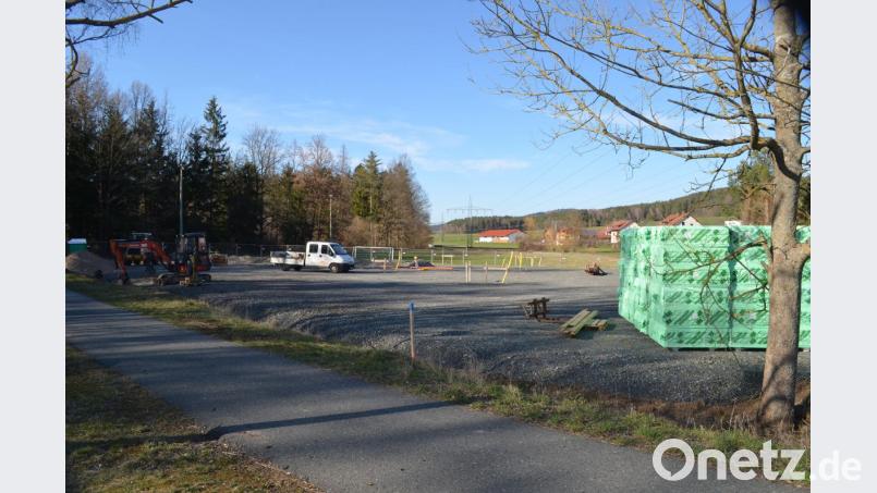 Mit dem Bau des neuen Feuerwehrhauses ist bereits begonnen. 526.000 Euro sind hierfür heuer im Haushalt abrufbar. Bild: fz