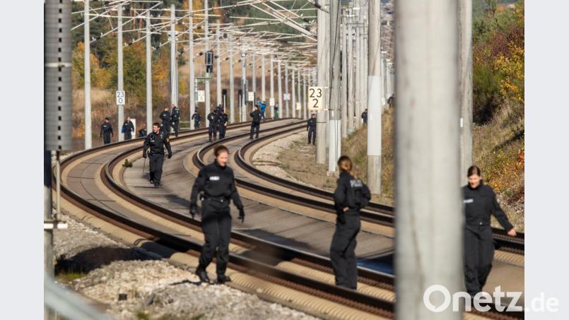 Nach versuchten Anschlägen auf Bahnstrecken in Bayern und Berlin hat die Polizei in Wien einen 42-jährigen Iraker unter Terrorverdacht festgenommen. Bild: Daniel Karmann/dpa