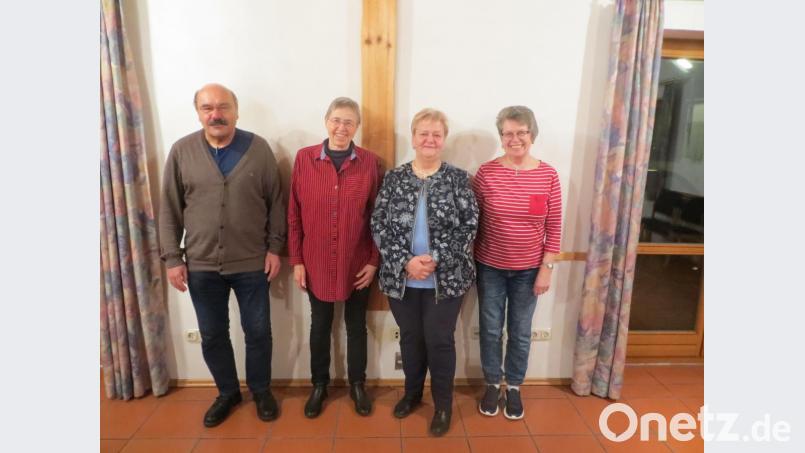 Neuwahlen gab es kürzlich beim Verein „Miteinander“. Im Bild (von links) Hans Fuchs, Vorsitzende Christine Etzold, Anette Monreal und Brigitte Busl. Bild: exb