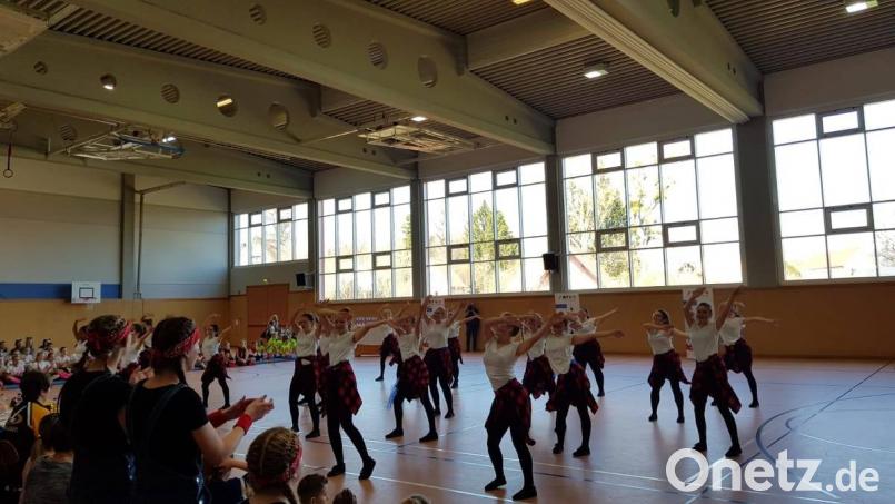 Die &quot;Freaky Dancers&quot; belegten den dritten Platz bei den Teens mit &quot;Evolution of Hip Hop&quot;. Bild: sne