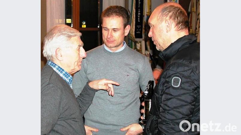 Als engagierter Bauamtsleiter ist Achim Scherm (Mitte) ein wichtiger Mann bei der Städtebauförderung. Hier im Gespräch mit Architekt Peter Haimerl (rechts) und Bürgermeister Ludwig König. Bild: ld