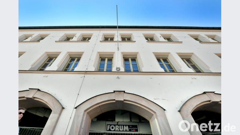 Im Amberger Stadtrat stelle Gewerbebau-Geschäftsführer Karlheinz Brandelik die Frage: &quot;Ist es unter diesen Umständen realistisch und nachhaltig, am Ziel 4000 Quadratmeter zusätzliche Einzelhandelsfläche in der Altstadt&#039; festzuhalten?&quot; Bild: Petra Hartl