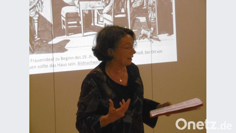 Die Referentin Historikerin Irmgard Herzog-Deutscher aus Schierling. Bild: rgl