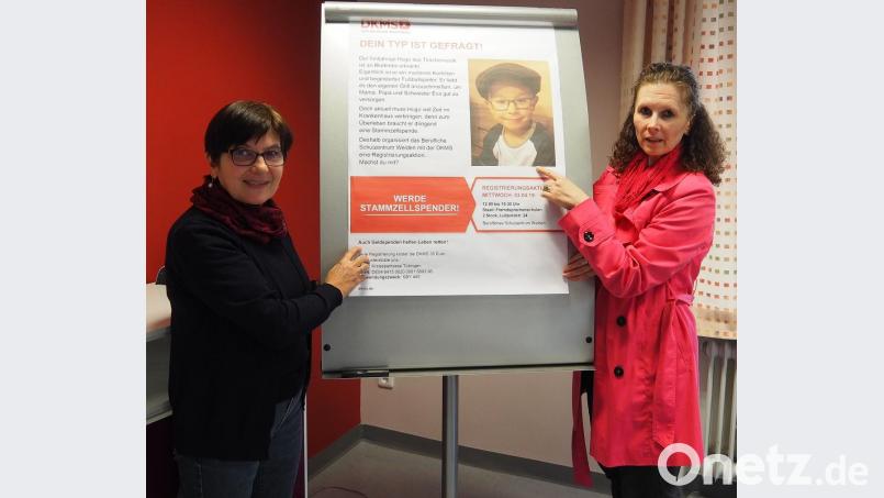 Zur Typisierungsaktion für Hugo Walbrunn laden die Ärztin am Beruflichen Schulzentrum Weiden Barbara Steinhauser zusammen mit Studiendirektorin Brigitte Ross in die Räume der Fremdsprachenschulen ein. Bild: Bühner