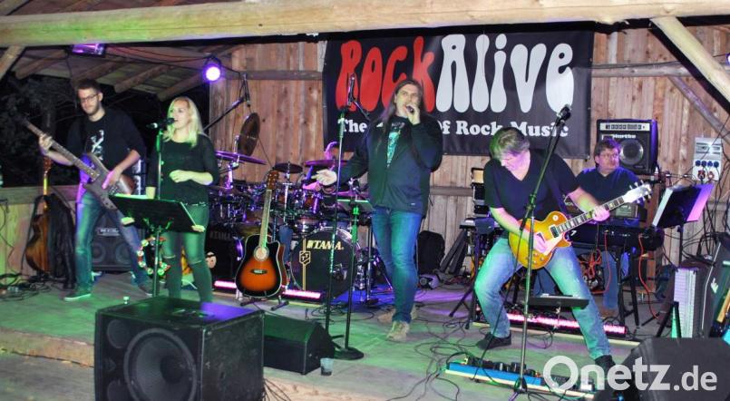 Zum 25. Jubiläum spielte 2018 in Ascha die bekannte Band „Rock Alive“ auf, für dieses Jahr steht die Band noch nicht fest. Bild: &quot;Wild Roses&quot;
