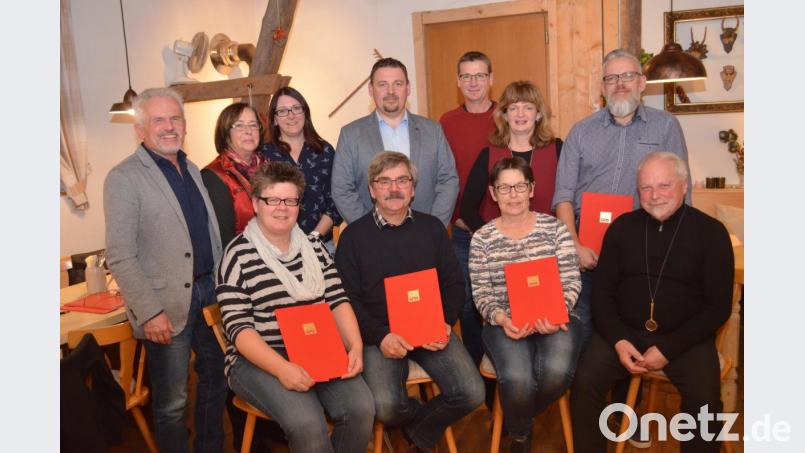 Ehrungen und Neuwahlen bei der SPD: Alfred Wulfänger (links) bleibt Vorsitzender des Bechtsriether Ortsvereins. Bild: fz