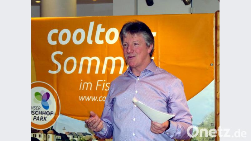 Fischhofpark Förderverein-Vorsitzender Vinzenz Rahn stellte das „cooltour“-Sommer-Programm vor. Bild: ubb