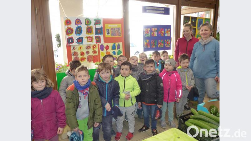Zum Abschluss des Projekts gab es die Kunstwerke im Kindergarten und in der Gärtnerei Sturm an der Hauptstraße zu sehen. Bild: exb
