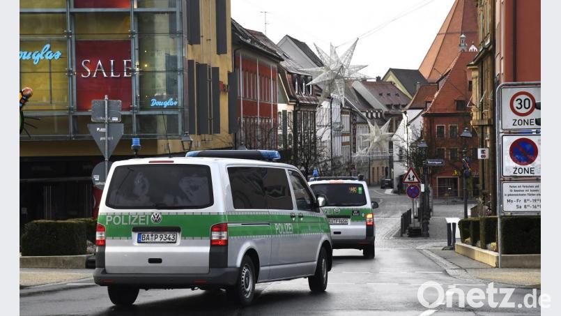 Die Polizei zeigt in Amberg Anfang Januar Präsenz in der Amberger Innenstadt. Bild: Petra Hartl