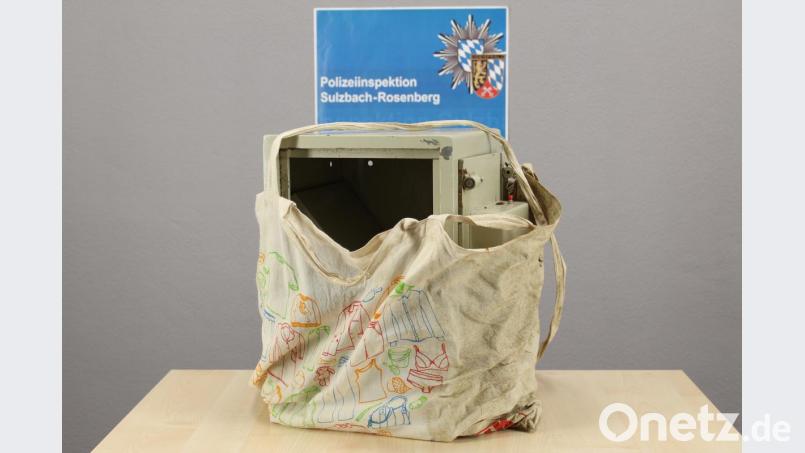 Das ist der Stoffbeutel, in dem der bewusste Tresor transportiert wurde. Die Polizei bittet jetzt zur weiteren Aufklärung um Zeugenhinweise. Bild: Polizei