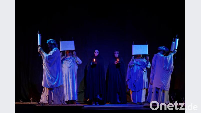 Andere Passionsspielorte haben von den Tirschenreuthern übernommen, dass Evangelisten und Klagefrauen als Erzähler fungieren, berichtet Vinzenz Rahn. Bild: tr