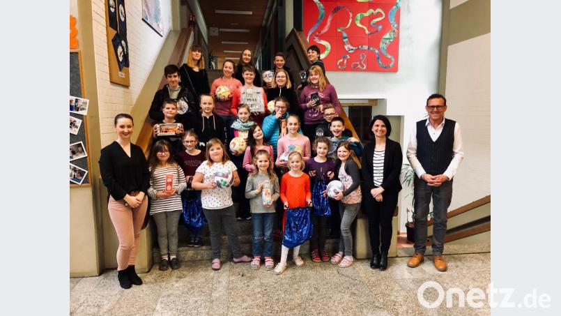 Für die fleißigen Kinder gibt es viel Lob. Bild: bey