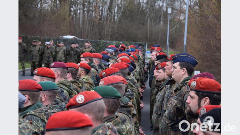 Soldatinnen und Soldaten aus allen Waffengattungen der Bundeswehr erhalten in der Schweppermannkaserne eine Kraftfahrausbildung. Pro Jahr sind es etwa 600 "Fahrschüler" die in den Führerscheinklassen A, B, C, CE ihre Fahrerlaubnis erhalten. Bild: bö