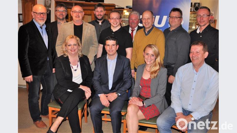 Nikola Vranjes (sitzend Mitte) führt weiter die CSU Hammerweg. Bild: Kunz