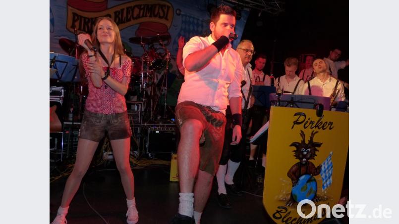 Auch rocken konnte das Sängerteam der Blaskapelle Bild: hme