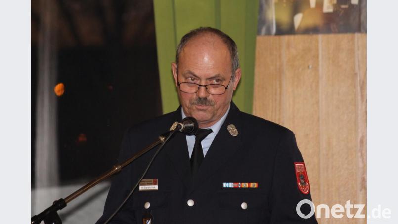 Vorsitzender Helmut Staratschek führt durch die Versammlung. Bild: dse