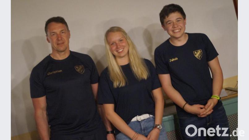 1.Vorsitzender Christian Wiesneth mit den beiden neuen Jugendsprechern Leoni Wiesneth und Jakob Radolf Bild: exb