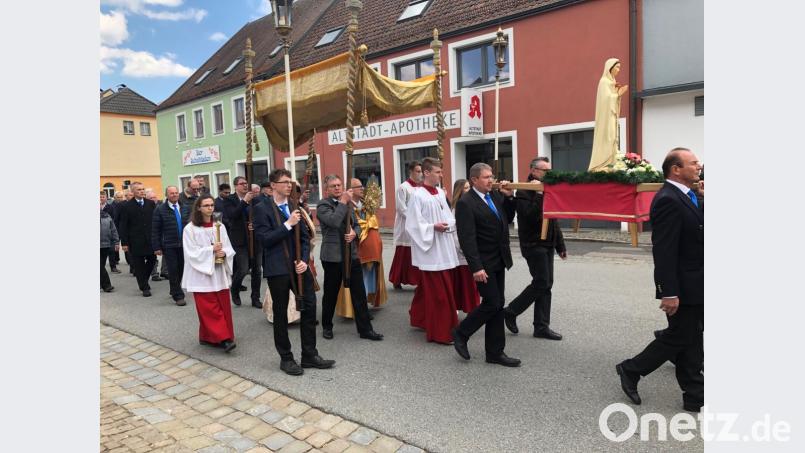 Traditionell fand das Hauptfest mit einer eucharistischen Prozession durch die Straßen der Landgrafenstadt ihren Abschluss. Bild: hir