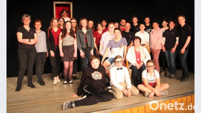 Zahlreiche Mitwirkende sorgten beim bunten Abend der Theatergruppe für ein kurzweiliges Programm. Bild: exb