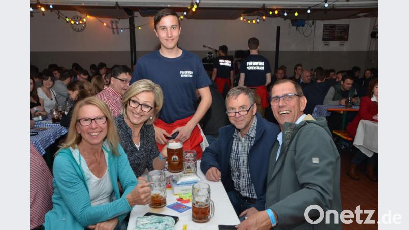 Beim 39. Starkbierfest bei der Vohenstraußer Stützpunktwehr war Spaß und Stimmung Trumpf. In die Gästeschar reihten sich sogar Besucher aus der Gegend um den Bodensee mit ein. Ihnen gefiel die Veranstaltung genauso wie all den anderen. Bild: dob