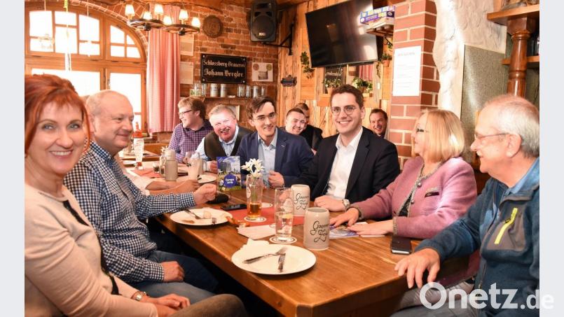 Christian Doleschal (Dritter von rechts) stellt sich vor. Bild: bgm