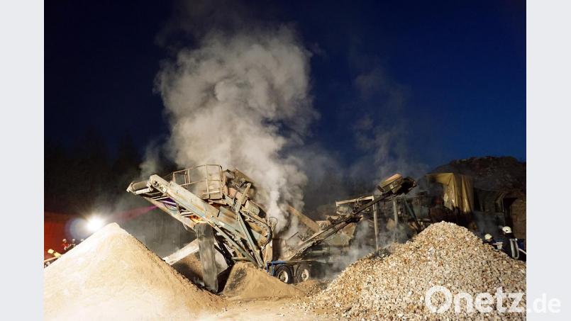 Völlig ausgebrannt ist dieser Steinbrecher auf einem Gelände bei Troschelhammer. Bild: jma