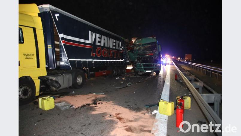 Lkw-Karambolage mit Gefahrgut auf der A3. Bild: Alexander Auer