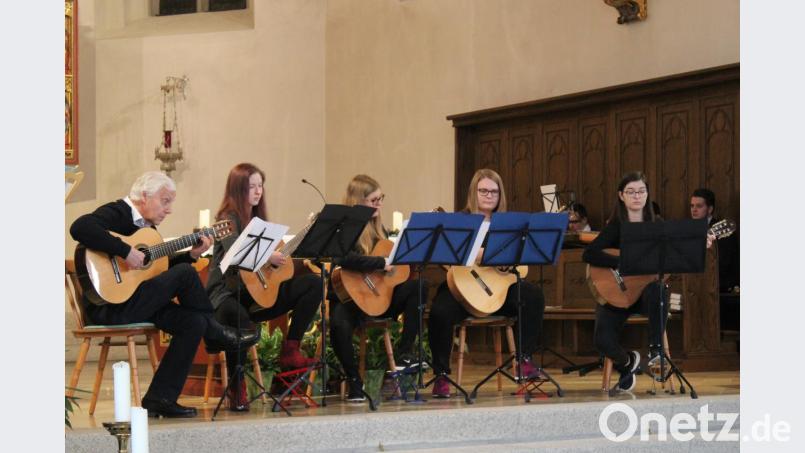 Das Gitarrenensemble bei ihrem Auftritt. Bild: Susanne Forster