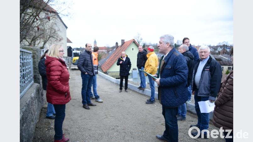 Für den teilweisen Ausbau der Bergstraße wurden die Kosten mit 77.000 Euro veranschlagt. Unvorhergesehene Probleme verteuern das Projekt. Bild: bey