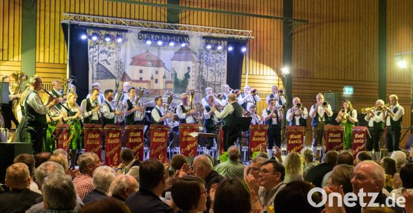 Volles Haus herrschte beim Böhmischen Frühling der Musikkapelle Dießfurt in der Stadthalle Grafenwöhr. Bild: whw