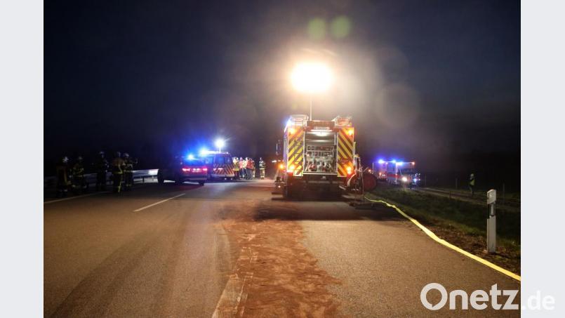 Lkw-Karambolage mit Gefahrgut auf der A3. Bild: Alexander Auer