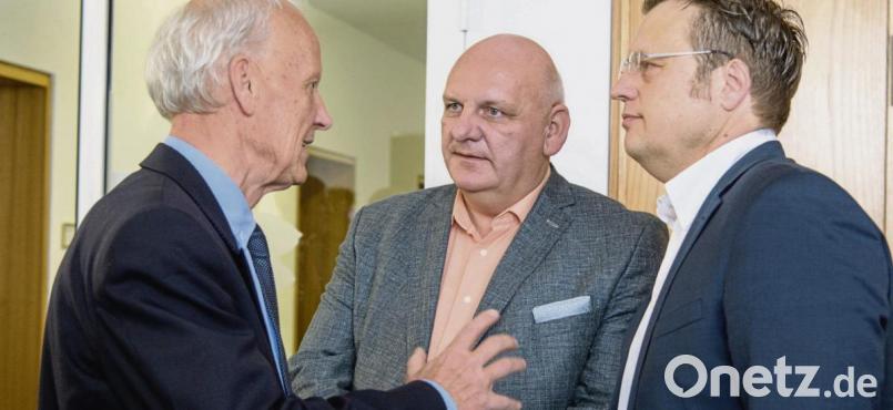 Der AfD-Landtagsabgeordnete Franz Bergmüller (Mitte) mit seinen Fraktionskollegen Uli Henkel (links) und Gerd Mannes. Bild: Matthias Balk/dpa
