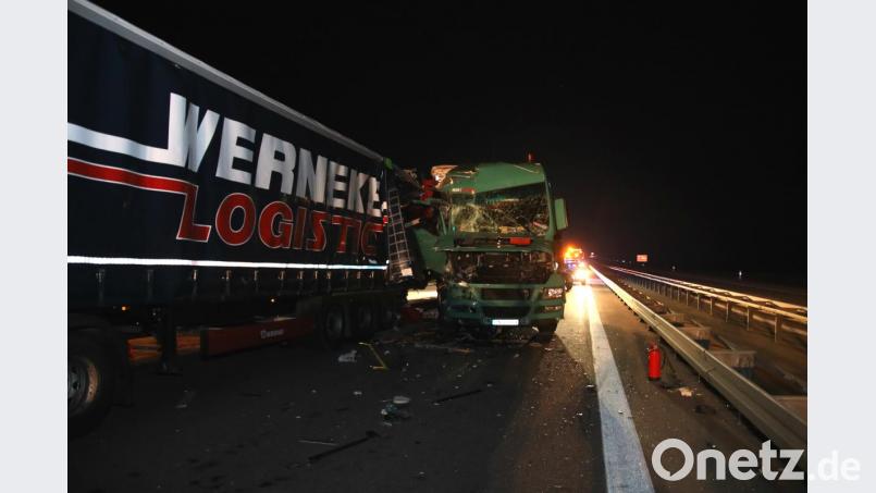 Lkw-Karambolage mit Gefahrgut auf der A3. Bild: Alexander Auer
