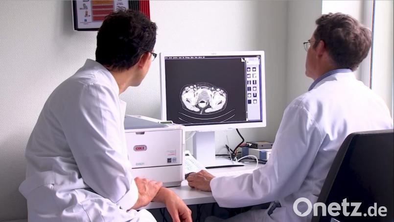 Dr. Wolfram Schief (links) und sein Kollege Marc Dauer referierten beim Ratgeber Gesundheit. Bild: Klinikum