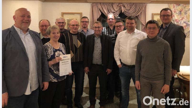 Die Führungsmannschaft der CSU Schlicht bleibt unverändert (von links): Vorsitzender Peter Lehner, Hans-Ludwig Adam, Roswitha Graßler, Reinhard Wolf, Hermann Klier, Norbert Klier, Josef Stauber, Christian Ströll-Winkler, Gerald Hüttner, Stephan Braun, Fraktionsvorsitzender Markus Graf und stellvertretender Kreisvorsitzender Patrick Fröhlich. Bild: ct