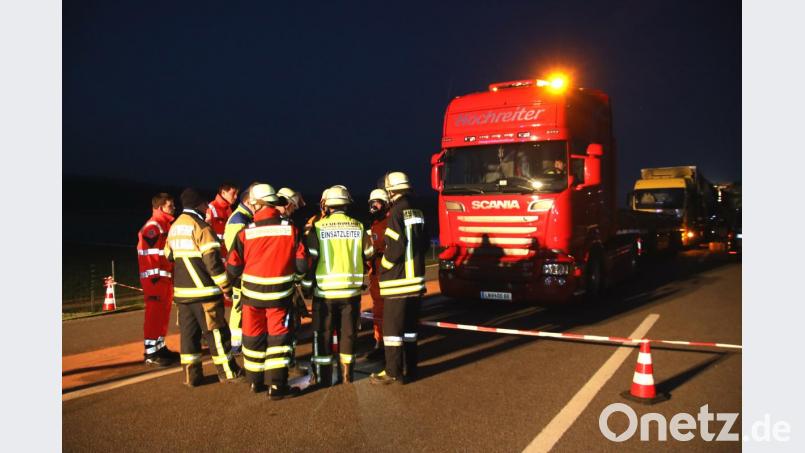Lkw-Karambolage mit Gefahrgut auf der A3. Bild: Alexander Auer