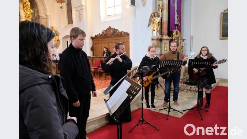 Sie gestaltet seit vielen Jahren die Jugendgottesdienste in der Miesbergkirche: Die Gruppe &quot;Alive&quot; Bild: mab