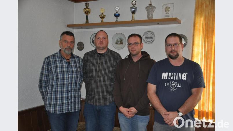 Vorsitzender Wolfgang Liedl, Kassier Alexander Sporr, Zuchtwart Stefan Pöllath und Schriftführer Markus Pöllath (von links) gehören dem neuen Vorstandsteam des Rex-Clubs an. Bild: ak