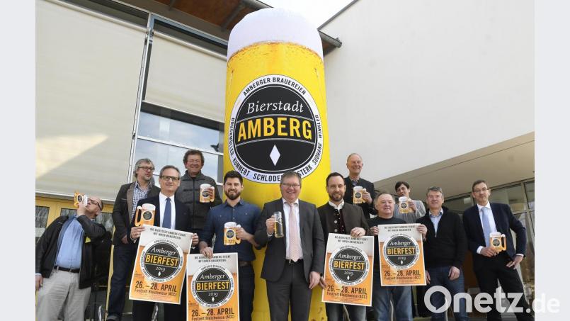 Na, dann Prost: Die Amberger Bierbrauer und die Stadtverwaltung freuen sich auf die vierte Auflage des Amberger Bierfests am Wochenende 26. bis 28. April. Bild: Petra Hartl