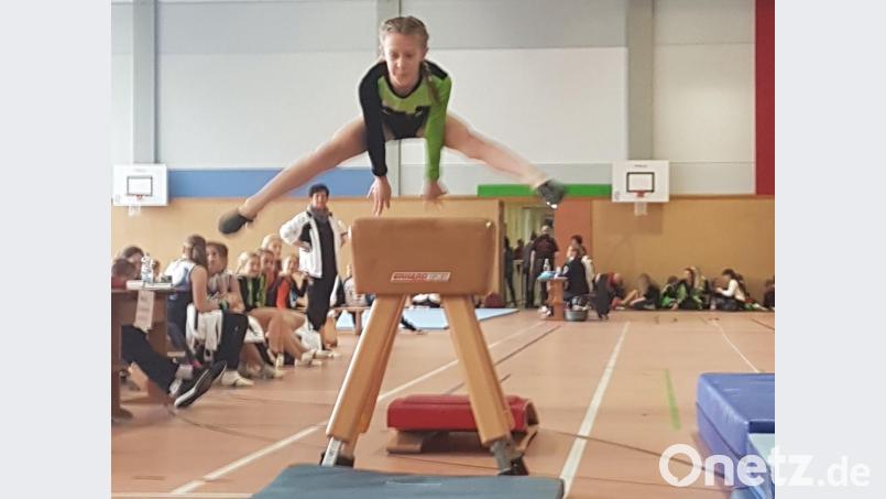 Zum Gau-Liga-Cup gehört unter anderem Bockspringen. Bild: exb